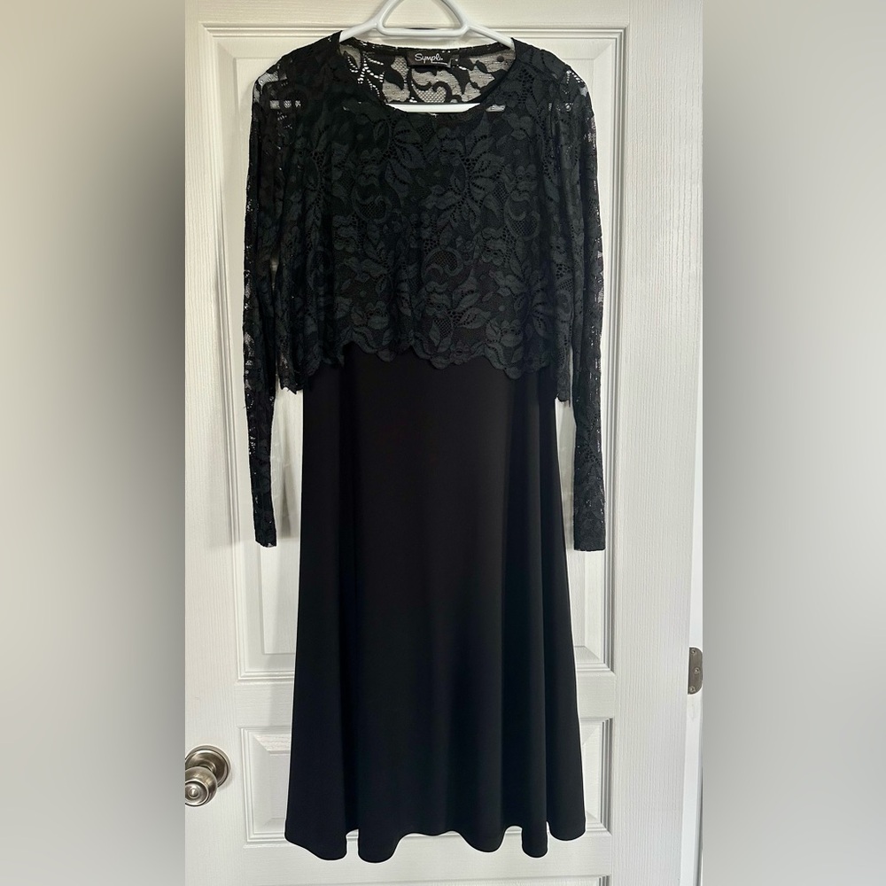 Sympli Scalloped Lace Overlay Top - Picture 7 of 8